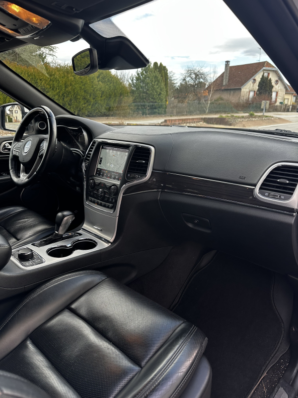 Jeep Grand Cherokee — 16