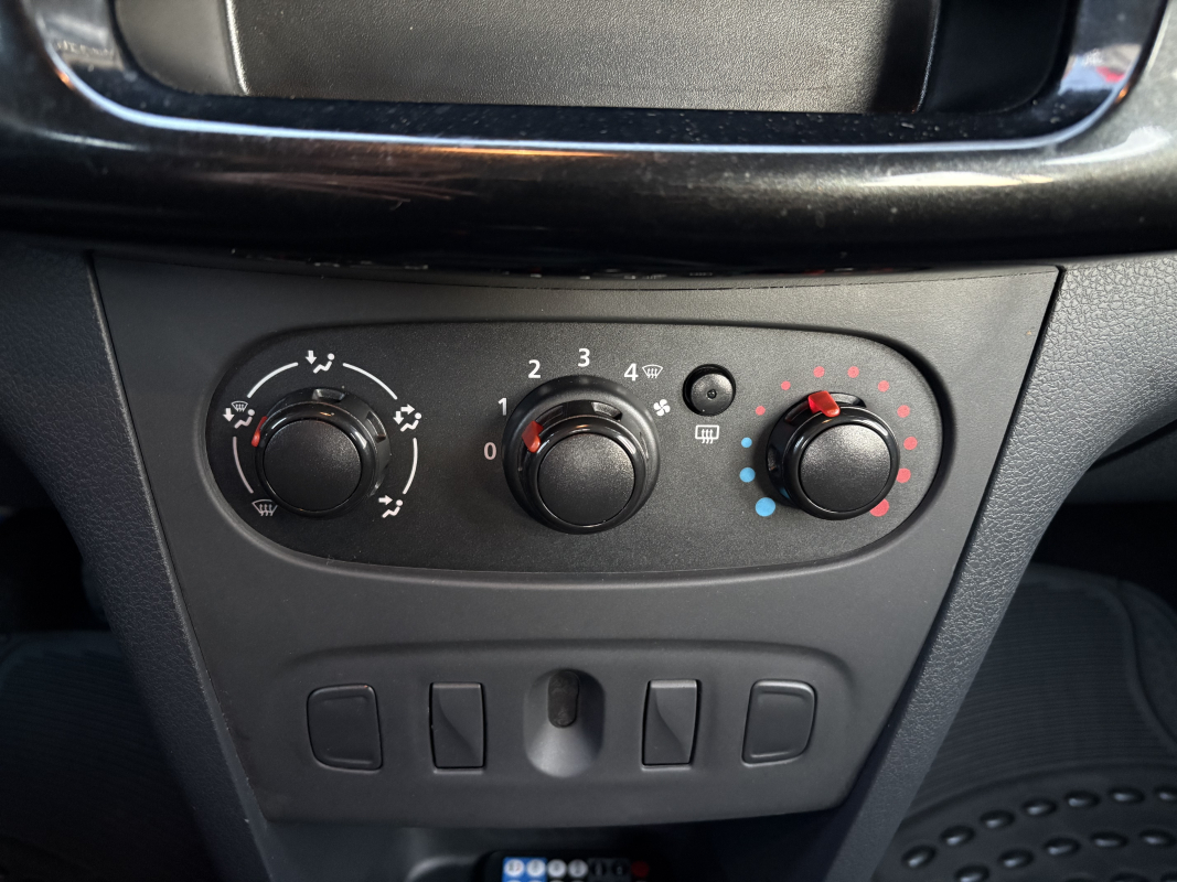 Dacia Sandero — 10