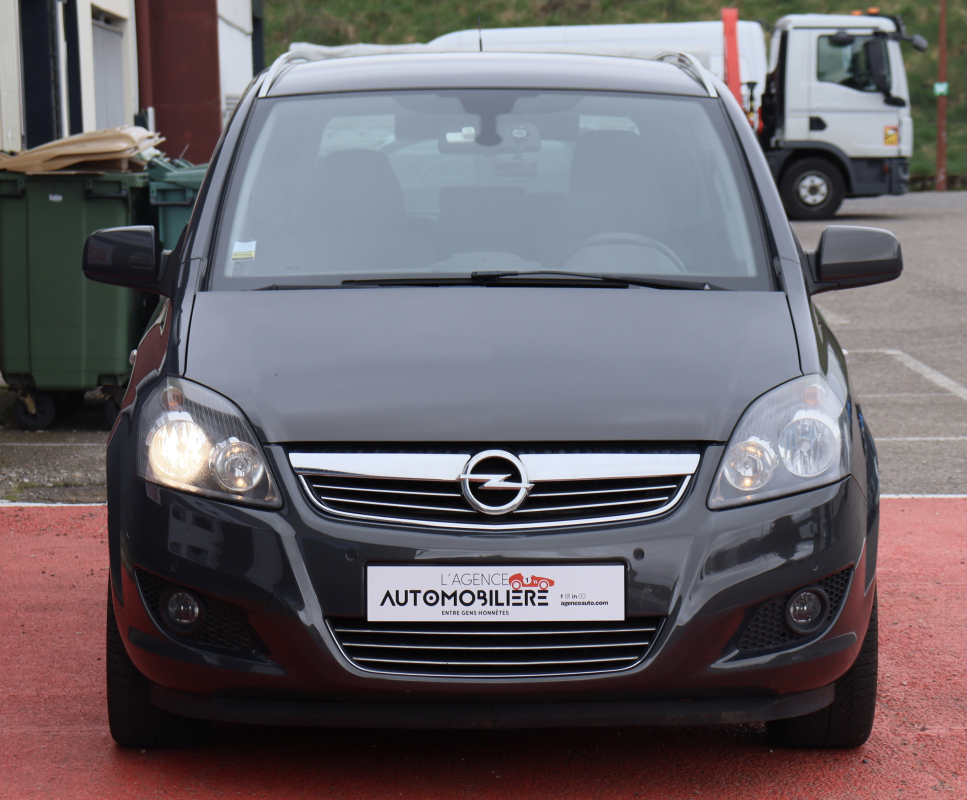 Opel Zafira — 3