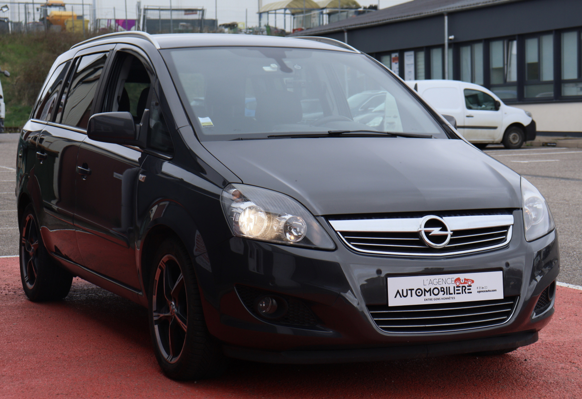 Opel Zafira — 4