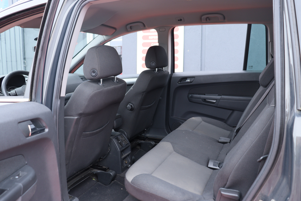 Opel Zafira — 18
