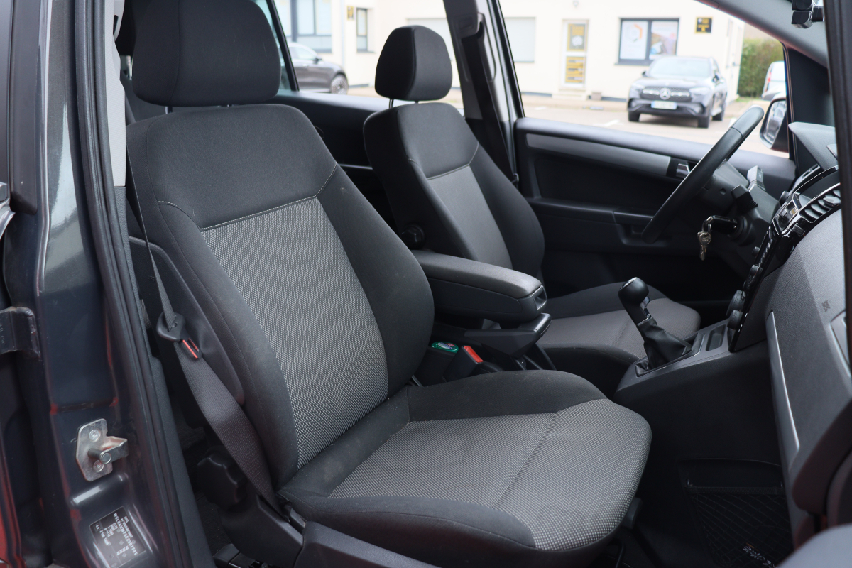 Opel Zafira — 9