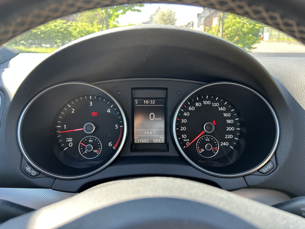 Volkswagen Golf — 21
