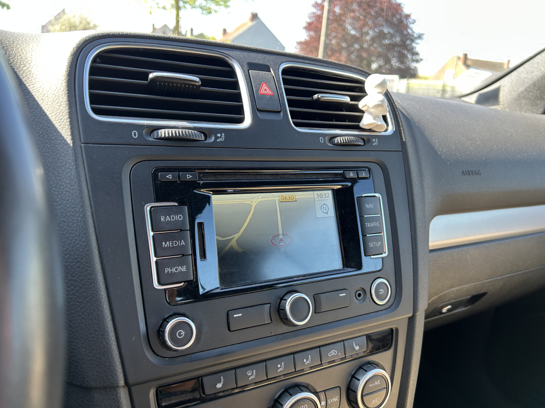 Volkswagen Golf — 24