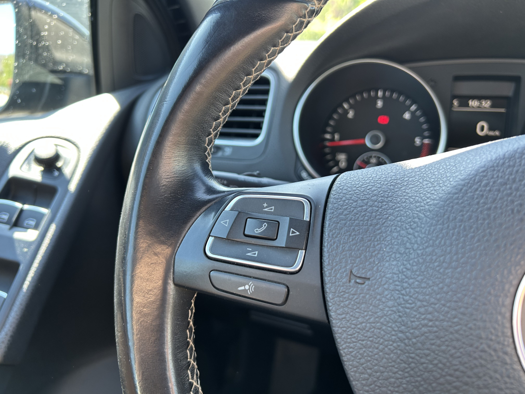 Volkswagen Golf — 23