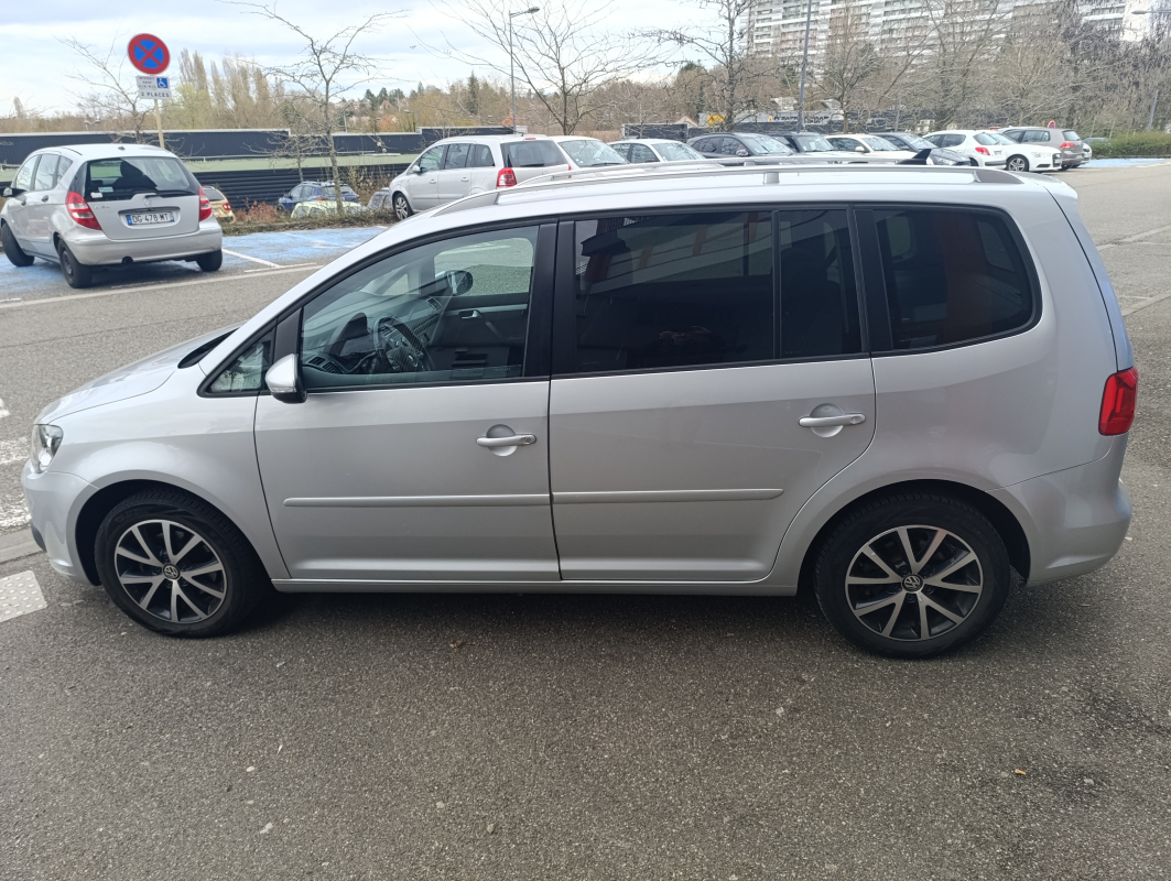 Volkswagen Touran — 6