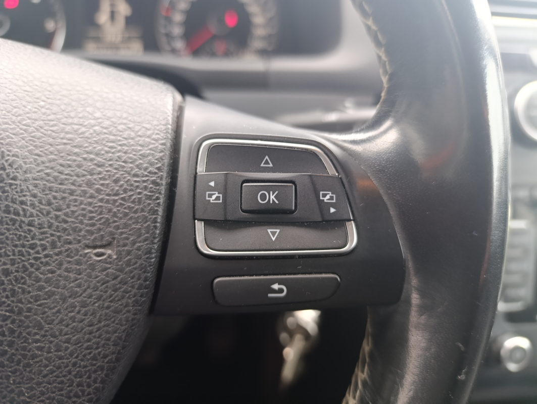 Volkswagen Touran — 23