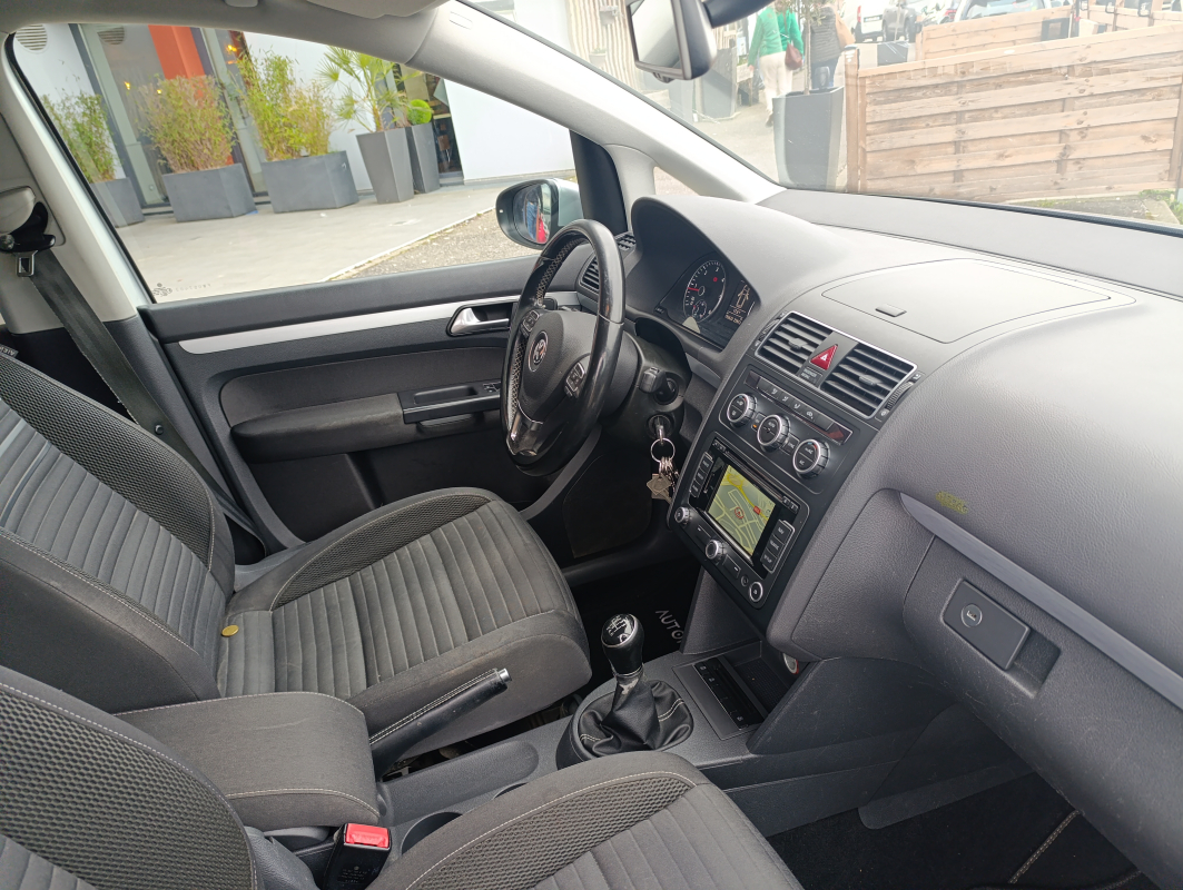 Volkswagen Touran — 14