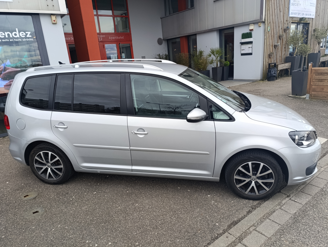Volkswagen Touran — 10