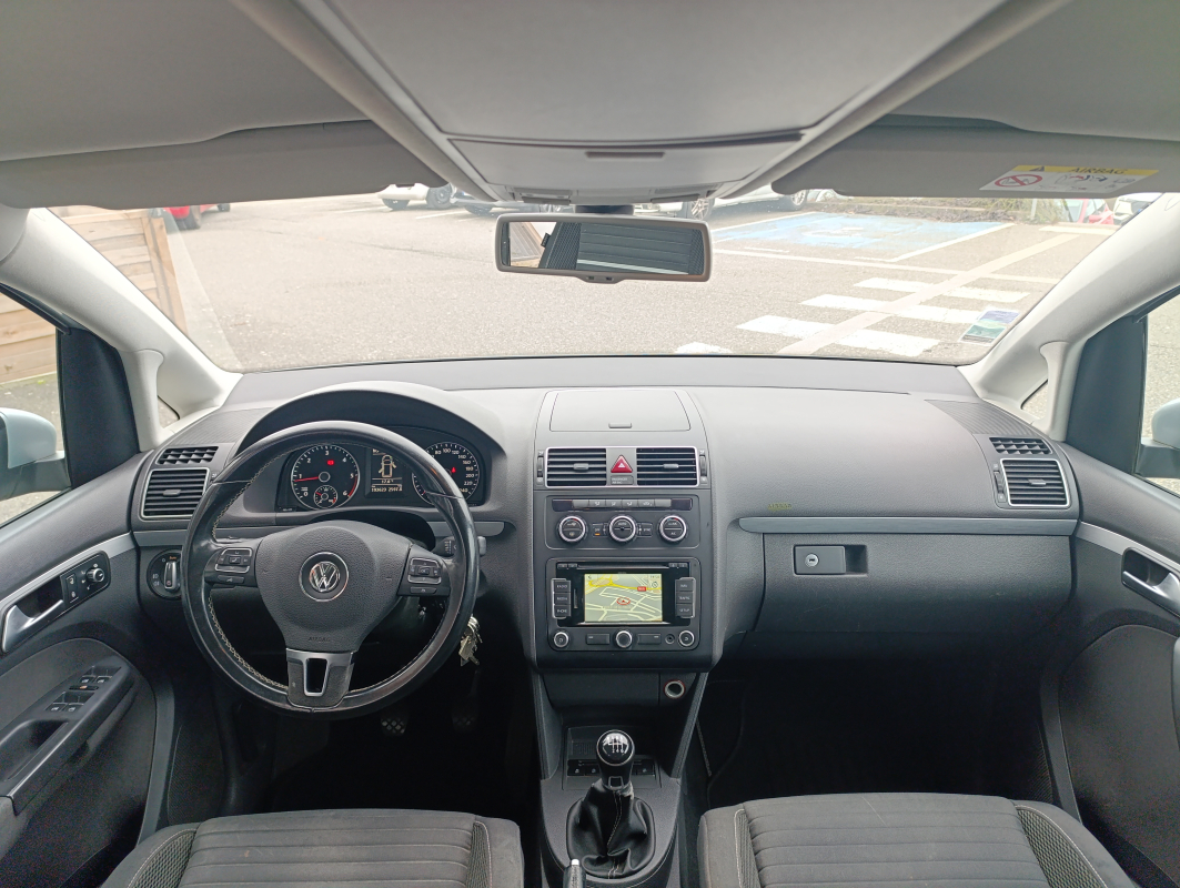 Volkswagen Touran — 17