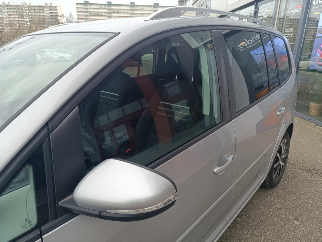 Volkswagen Touran — 37