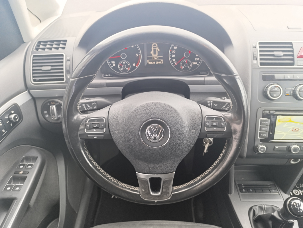 Volkswagen Touran — 21