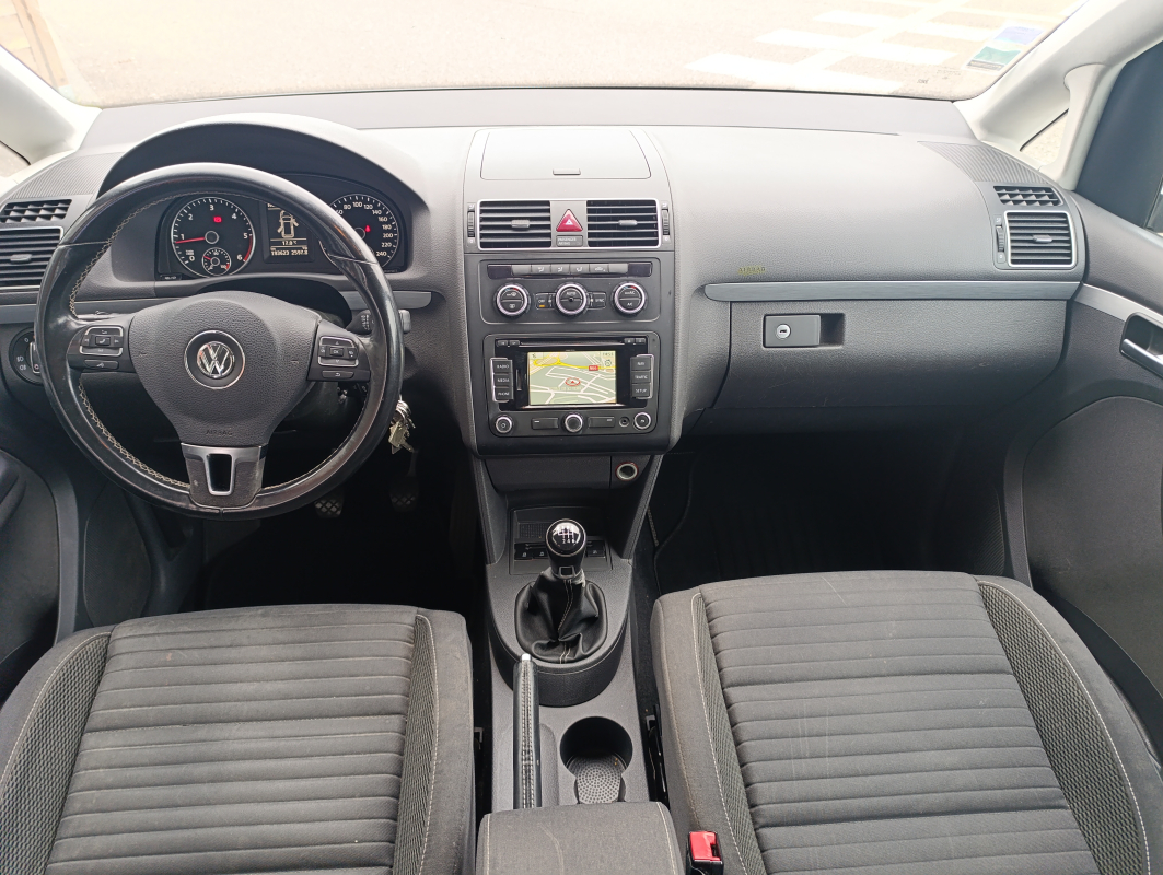 Volkswagen Touran — 18