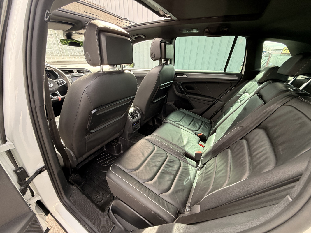 Volkswagen Tiguan — 13