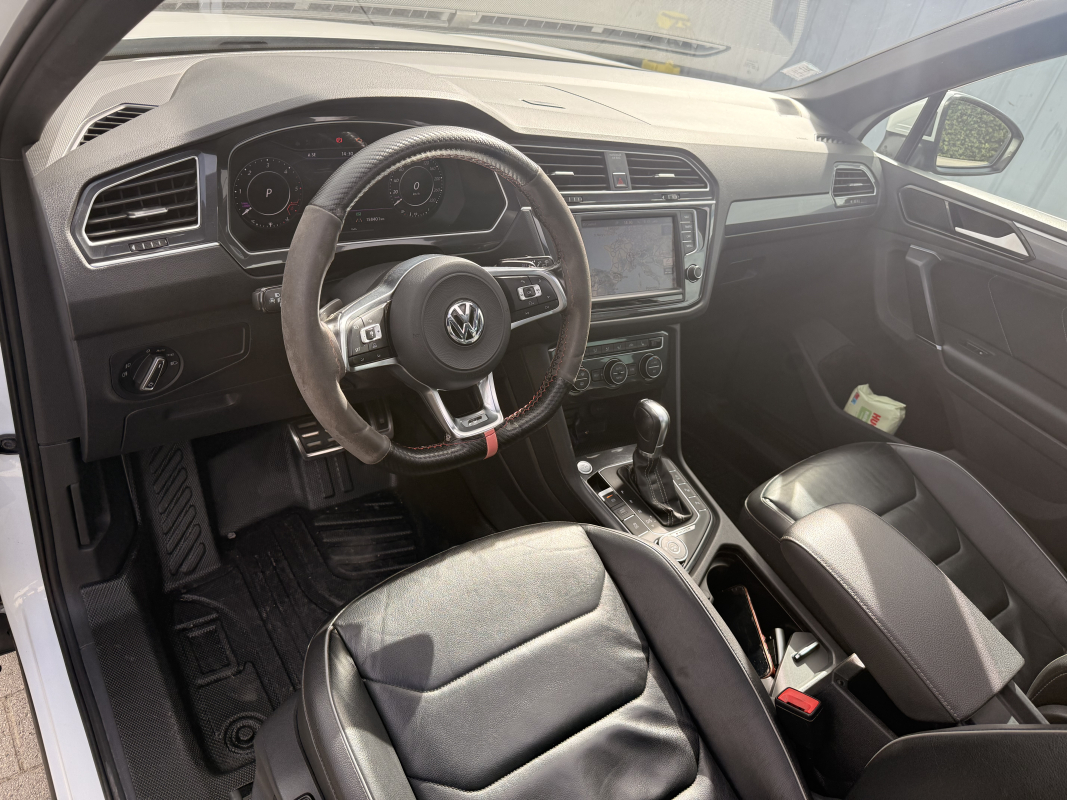 Volkswagen Tiguan — 12