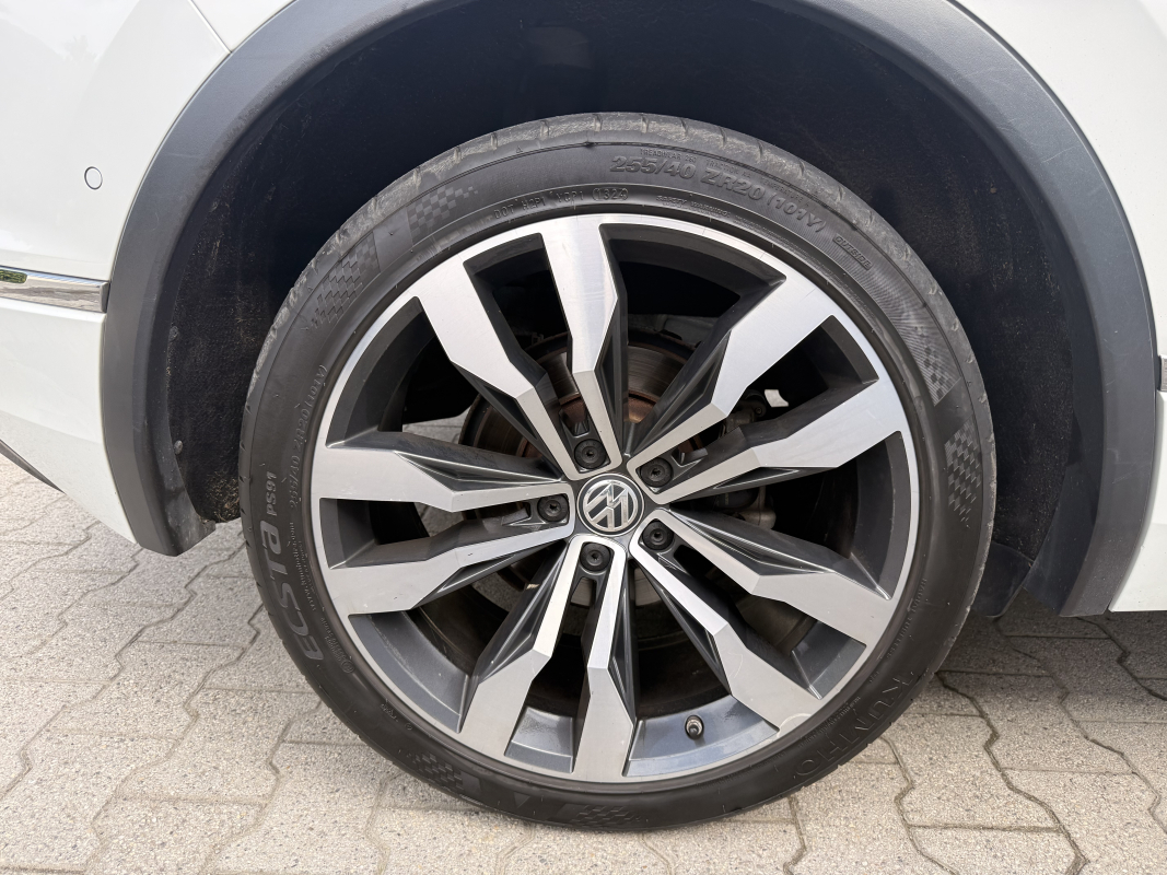 Volkswagen Tiguan — 20