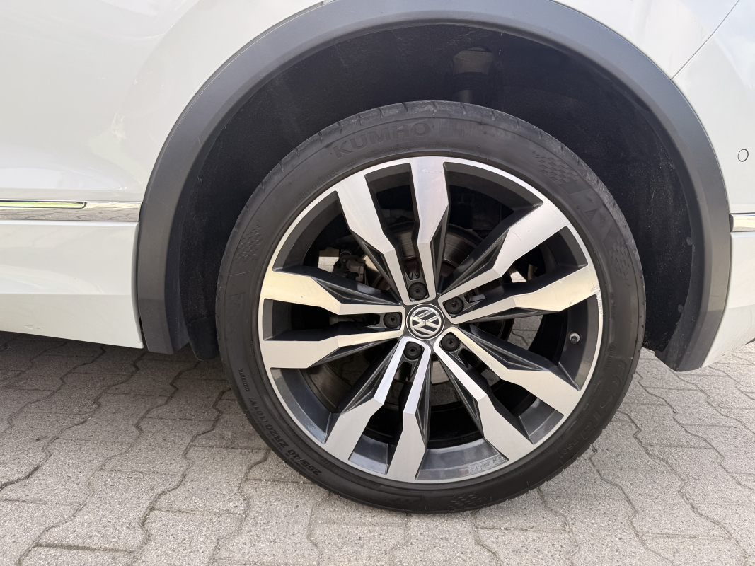 Volkswagen Tiguan — 21