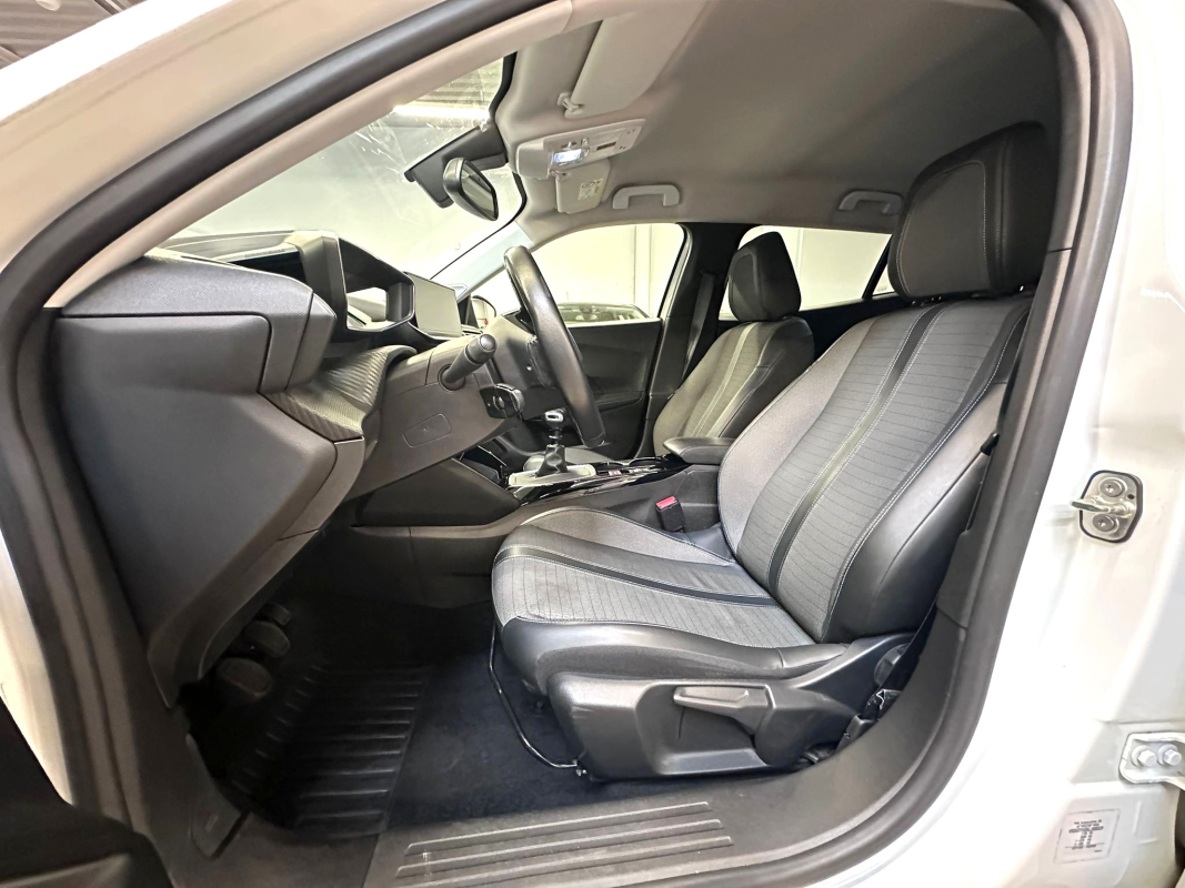 Peugeot 2008 — 11
