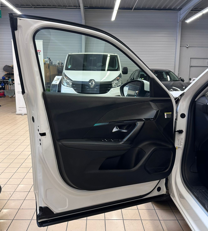 Peugeot 2008 — 25