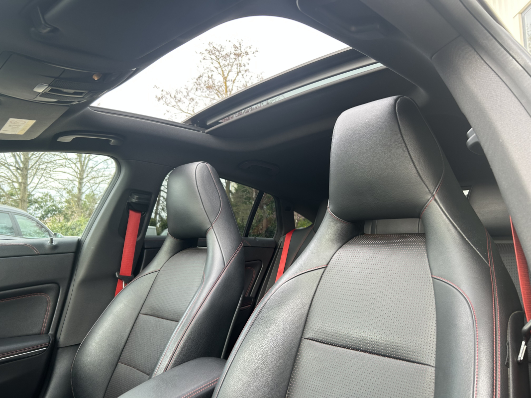 Mercedes Classe CLA — 15