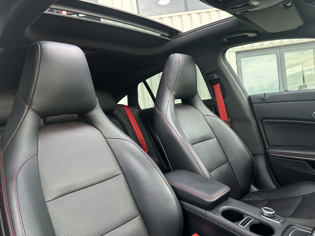 Mercedes Classe CLA — 12