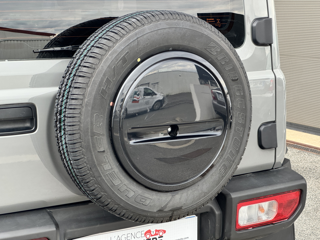 Suzuki Jimny — 32
