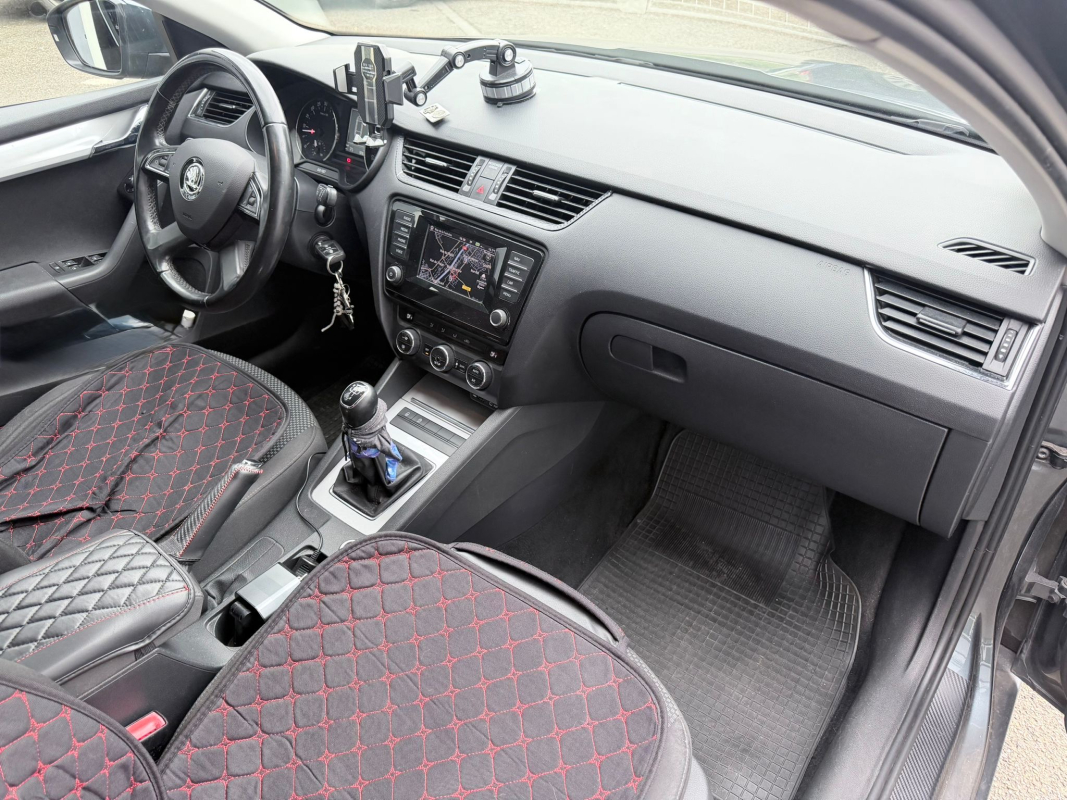 Skoda Octavia Combi — 18