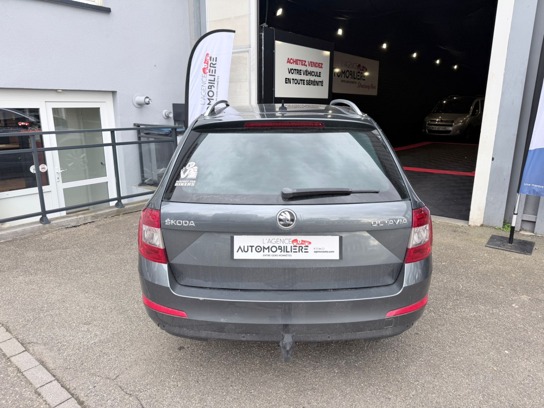 Skoda Octavia Combi — 27