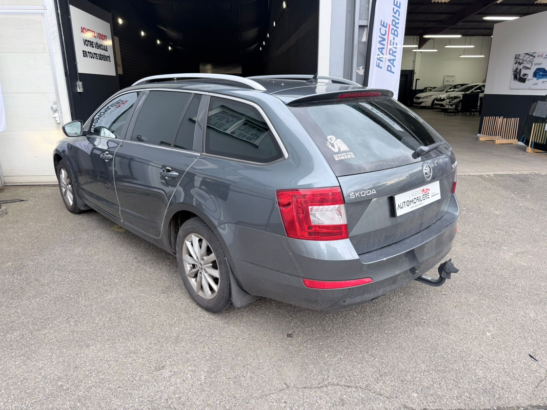 Skoda Octavia Combi — 28
