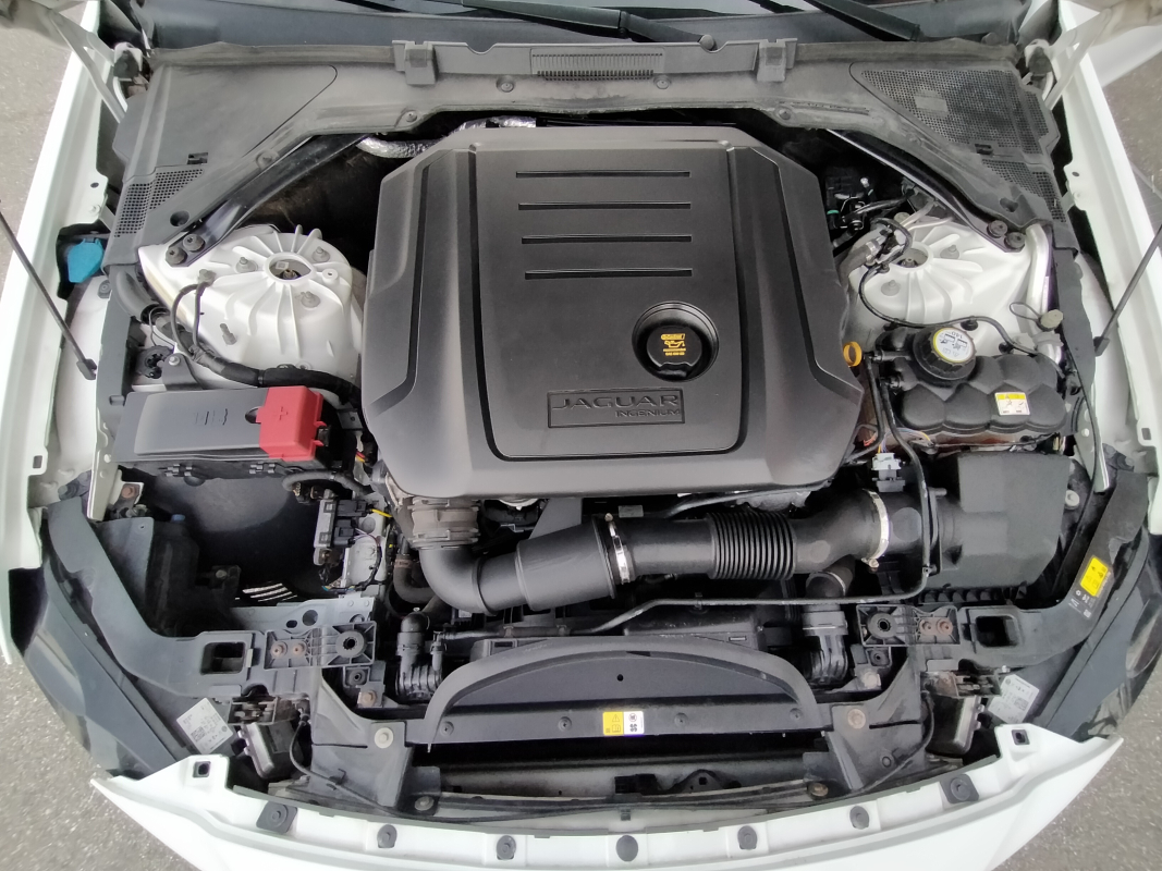 Jaguar XE — 39