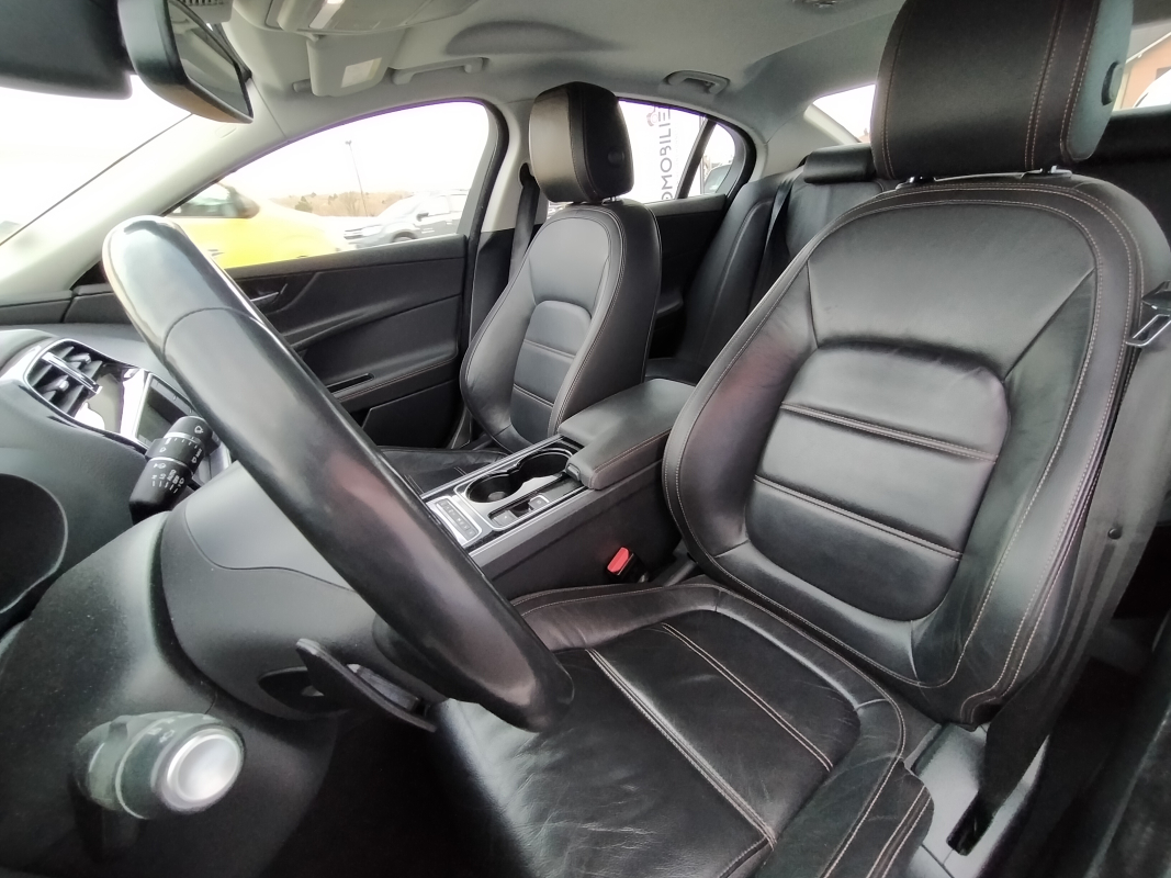 Jaguar XE — 9