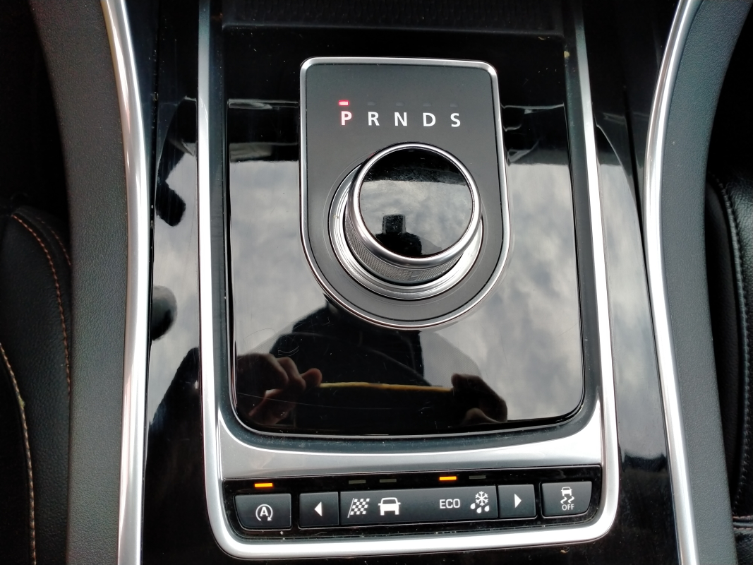 Jaguar XE — 22