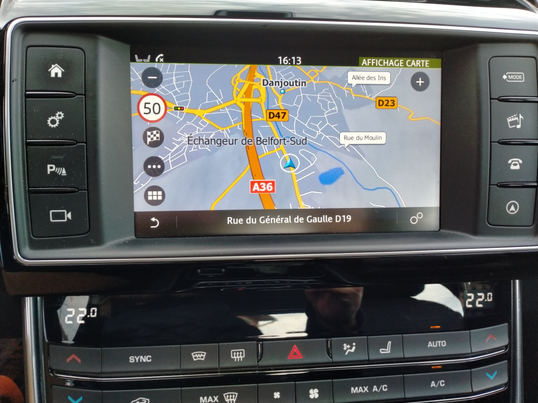 Jaguar XE — 24
