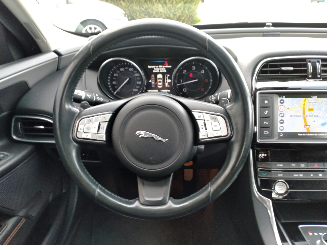Jaguar XE — 19