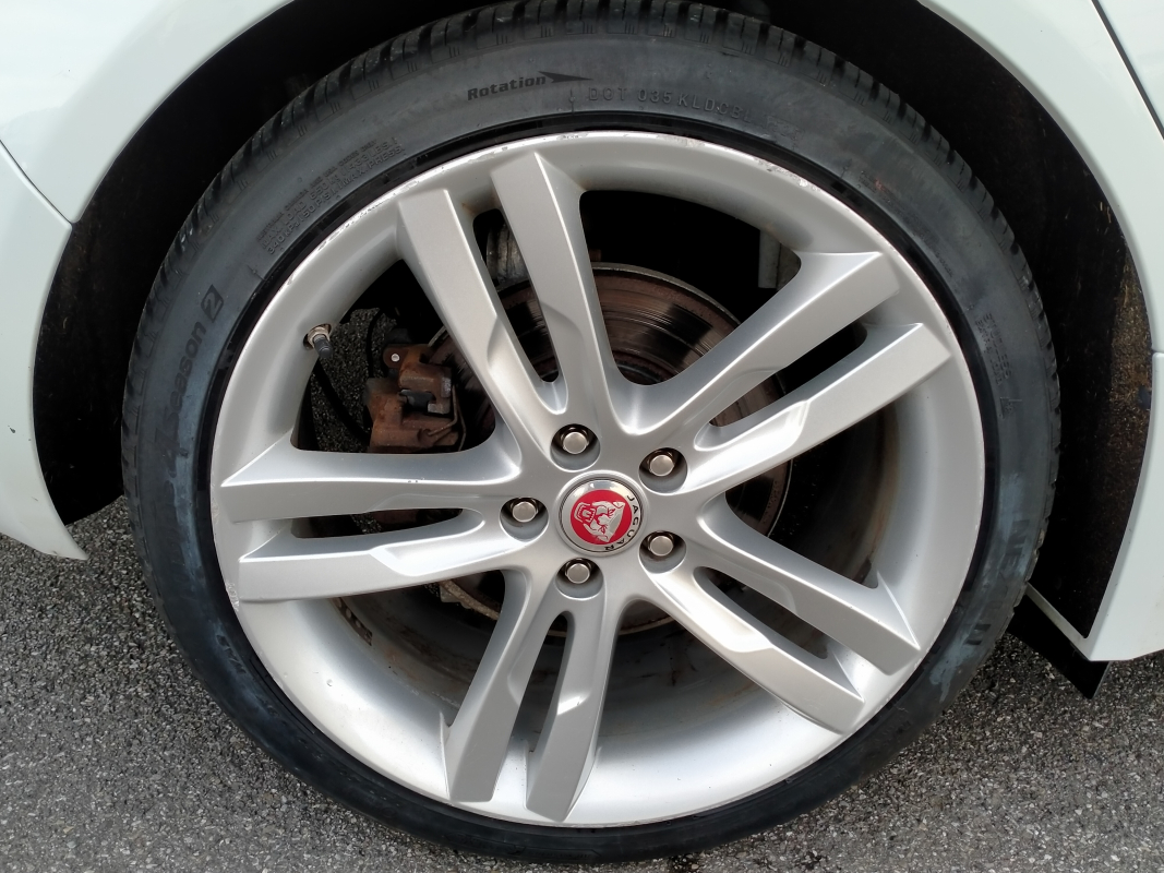 Jaguar XE — 37