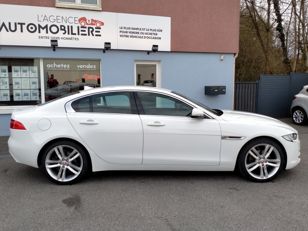 Jaguar XE — 8