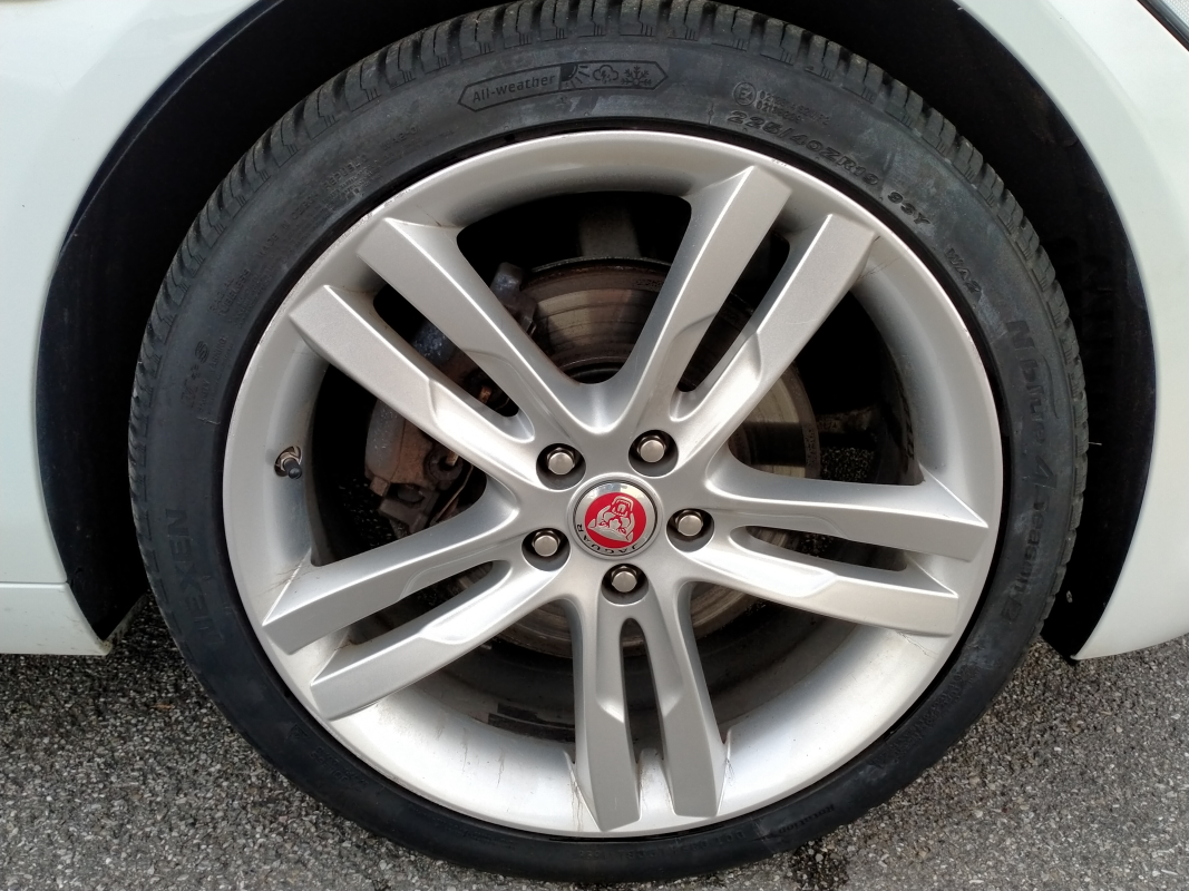 Jaguar XE — 29