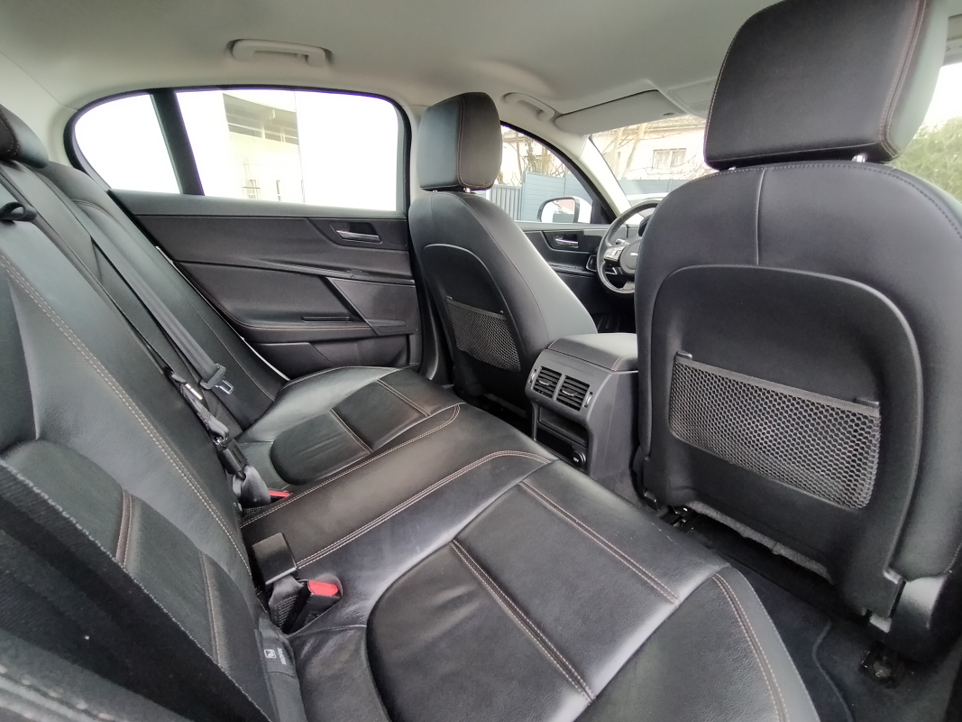 Jaguar XE — 16