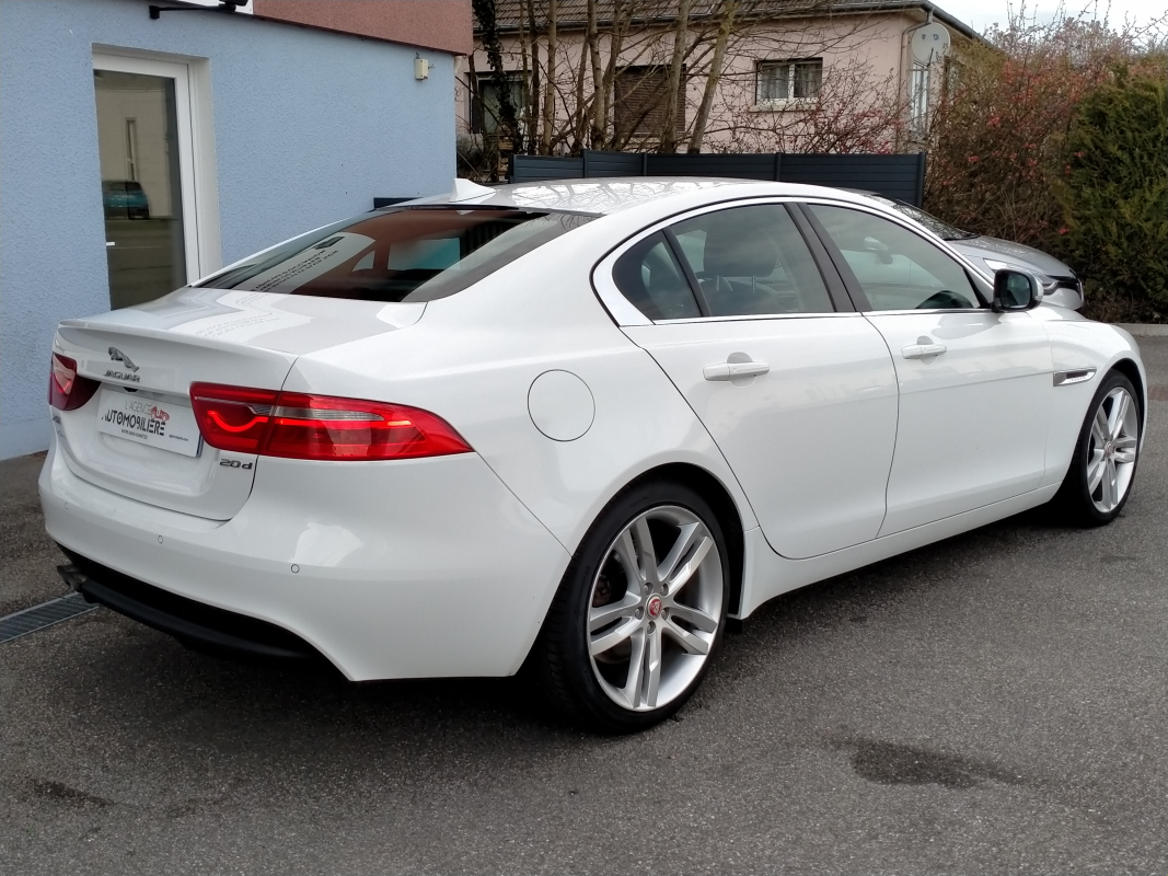 Jaguar XE — 7