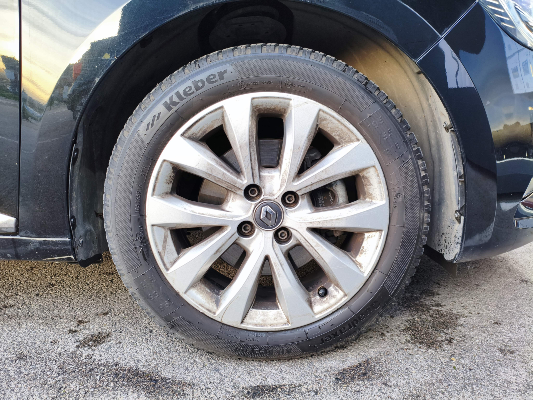 Renault Clio — 32