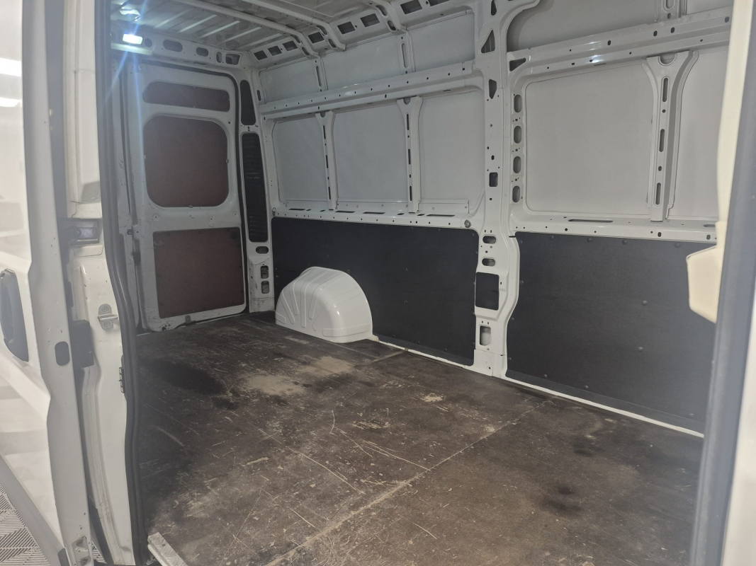 Peugeot Boxer — 24