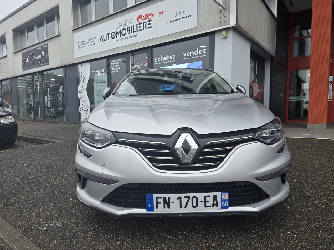 Renault Megane — 3