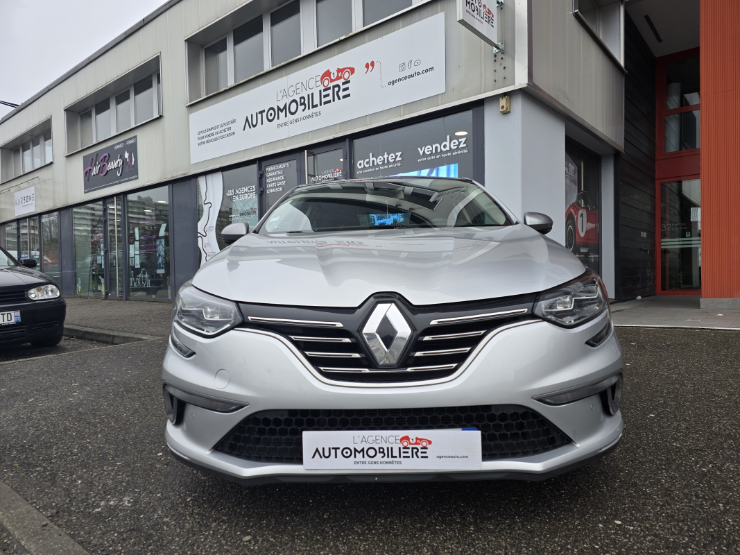 Renault Megane — 4