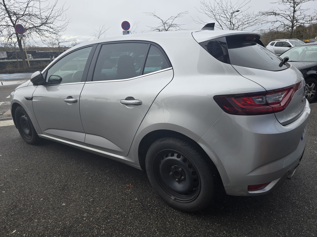 Renault Megane — 8