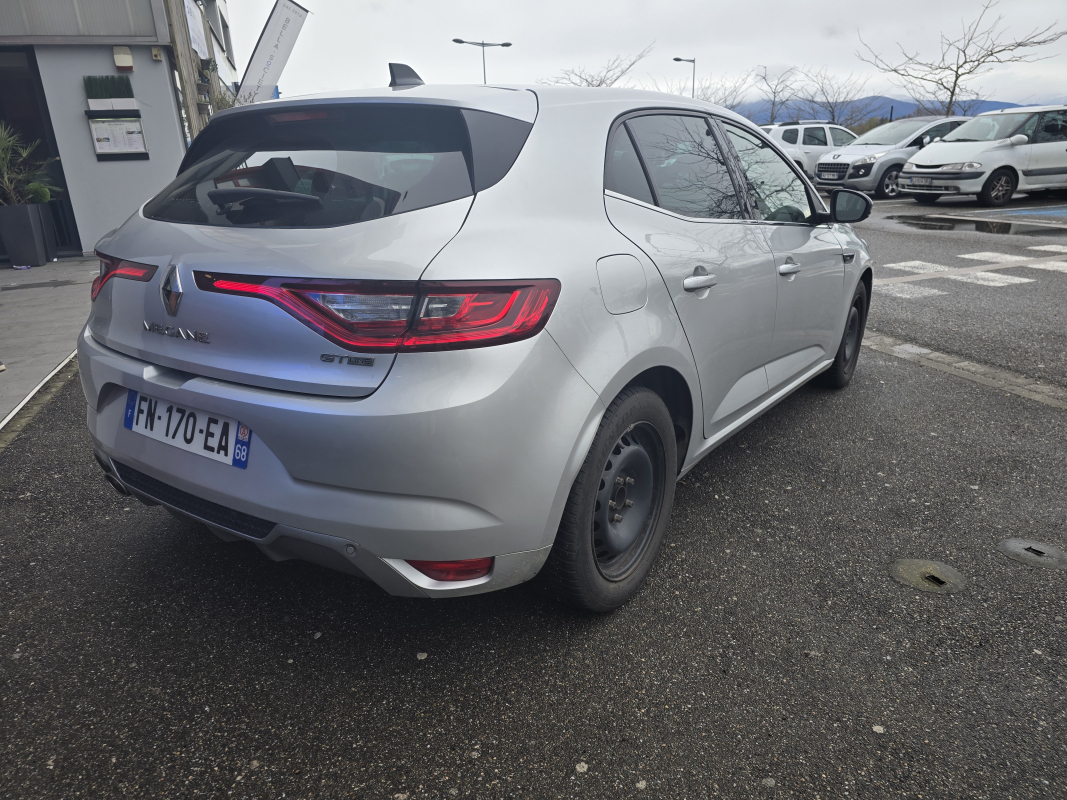 Renault Megane — 12