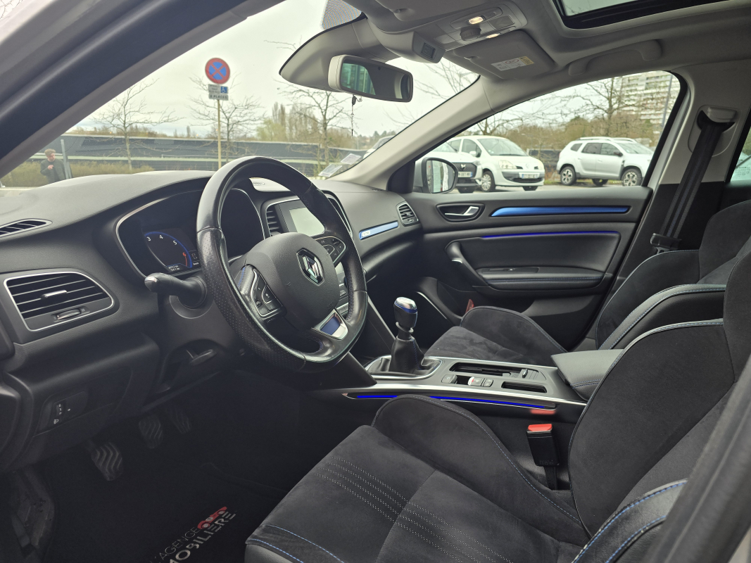 Renault Megane — 18