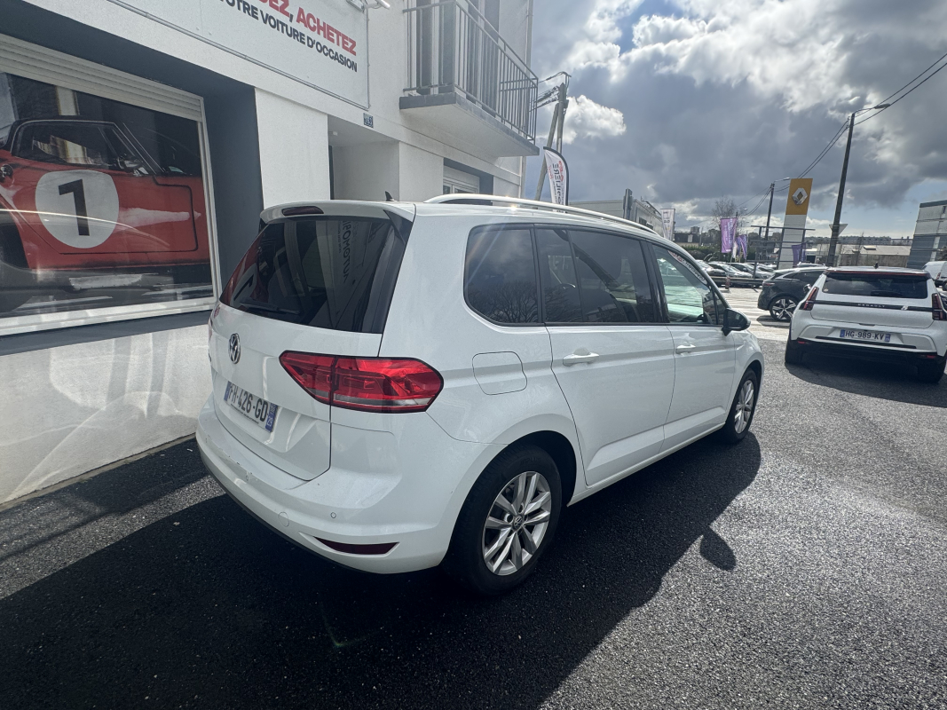 Volkswagen Touran — 6
