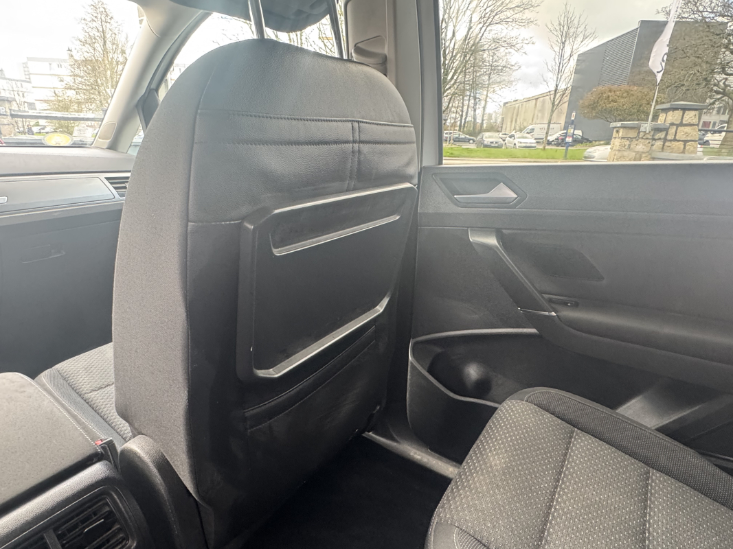 Volkswagen Touran — 11