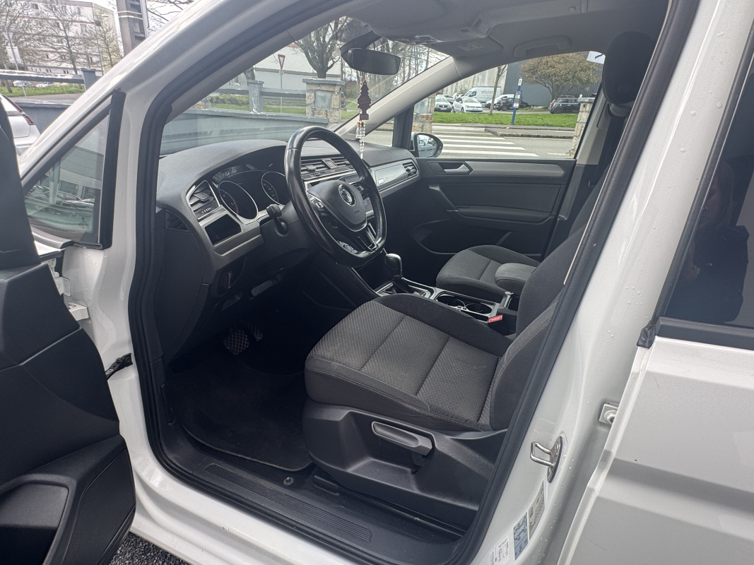 Volkswagen Touran — 12
