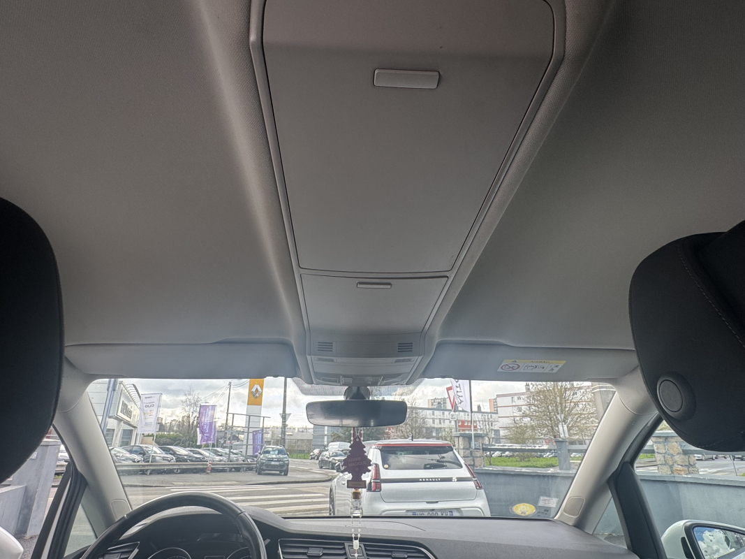Volkswagen Touran — 16